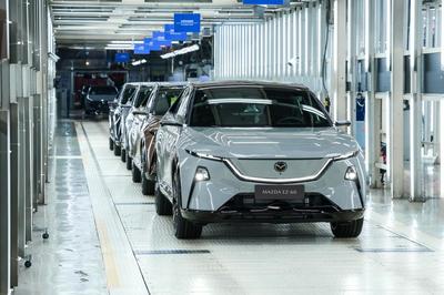 馬自達EZ-60雙喜臨門，榮膺“2025中國十佳車身”及“最佳材料獎”